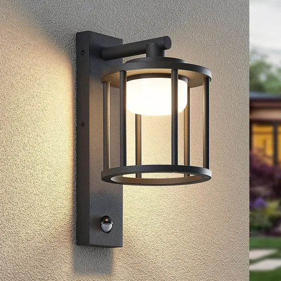 Lucande Berenike Buitenwandlamp met Bewegingssensor - Antraciet