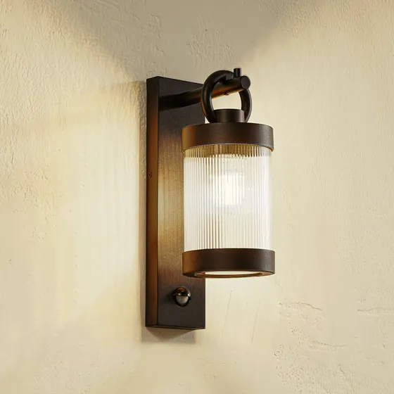 Lindby Yrene Buitenwandlamp - Zwart Aluminium - Met Sensor
