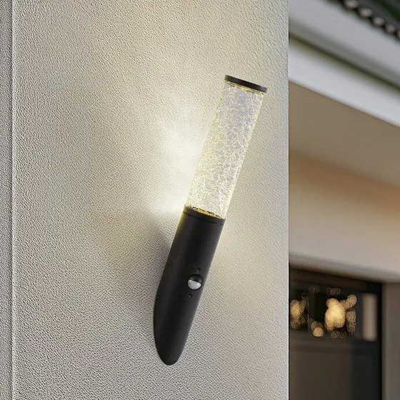 Lindby Gavros Buitenwandlamp met Bewegingssensor, Zwart Aluminium