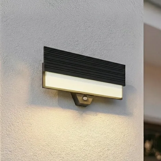 Lucande Melira LED buitenwandlamp met sensor, antraciet, IP65