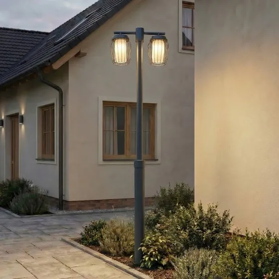 Lucande buitenlamp Chandan, 215 cm, antraciet, 2-lamps