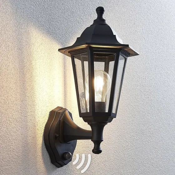 Lindby Nane Buitenwandlamp met Sensor - Zwart - Antiek Lantaarn