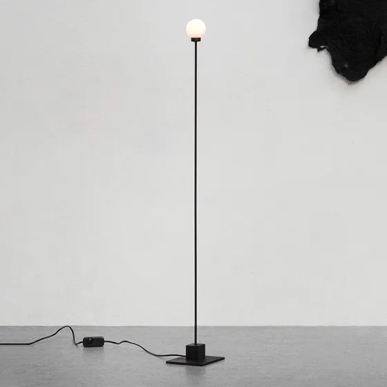 Northern Snowball D8 vloerlamp - Zwart - Matglas