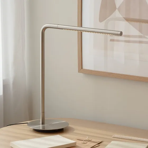 UMAGE Omni Design Tafellamp - Dimbaar & Draaibaar - Aluminium