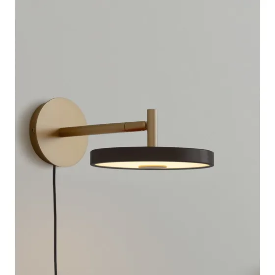 UMAGE LED Wandlamp Asteria Short - Zwart/Messing