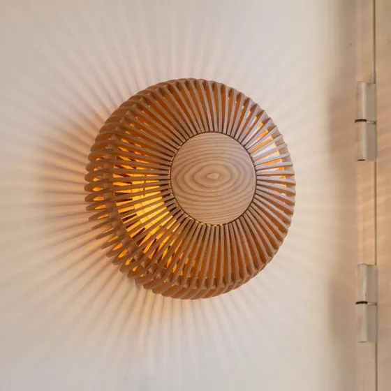 UMAGE Clava Up Wandlamp - Licht Eikenhout - Ø 49 cm