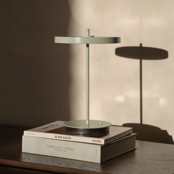 UMAGE Asteria Move LED tafellamp - Olijfgroen - 31cm