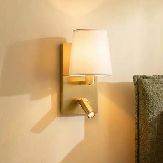 Lindby Wandlamp Aiden - Messing & Wit Textiel - Met LED Leeslampje