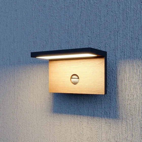 Lucande Lignus LED Buitenwandlamp met Bewegingssensor - Zwart/Houtlook