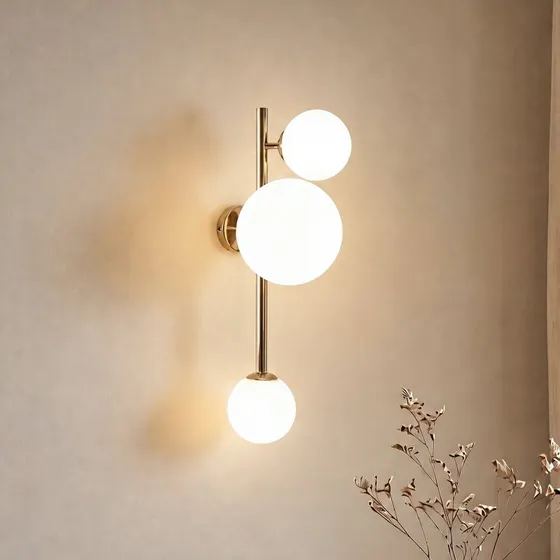 ALDEX Wandlamp Dione, 3-lamps, goud/messing met wit matglas