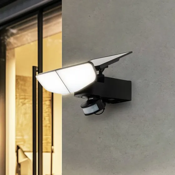 Lindby Naelin LED-zonne-wandlamp - Zwart - Met Sensor