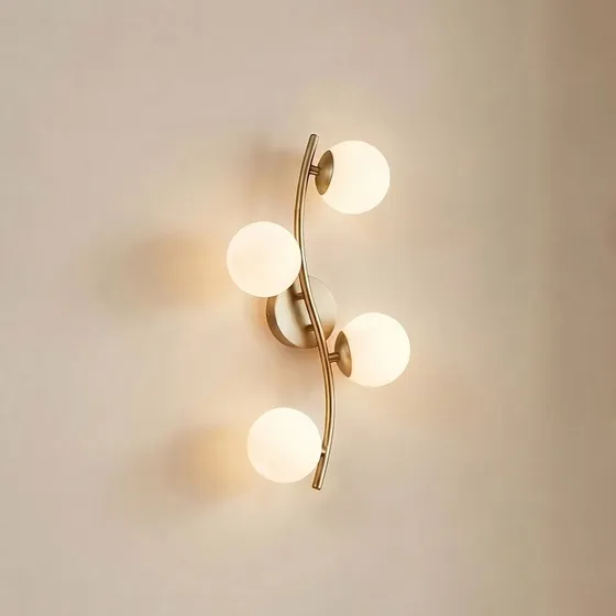 Lindby Wandlamp Josiana, opaal/messing, 48 cm, glas