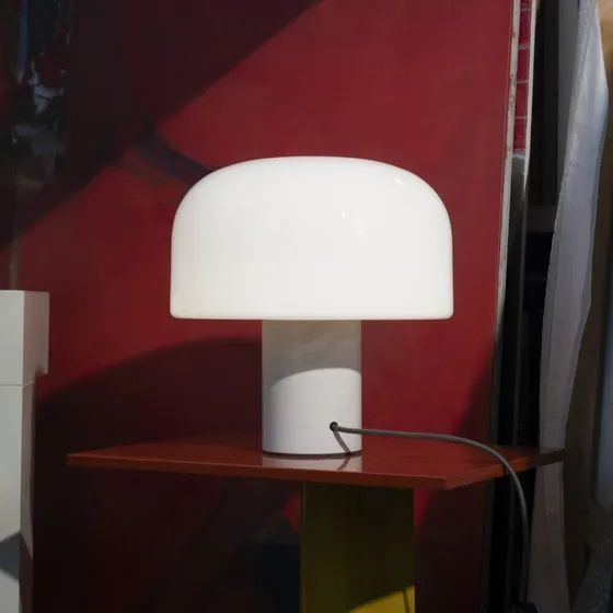 Flos Bellhop Glass T Tafellamp - Wit/Opaal - Dimbaar