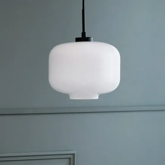 Dyberg Larsen Arp Hanglamp - Opaalglas - Wit/Zwart