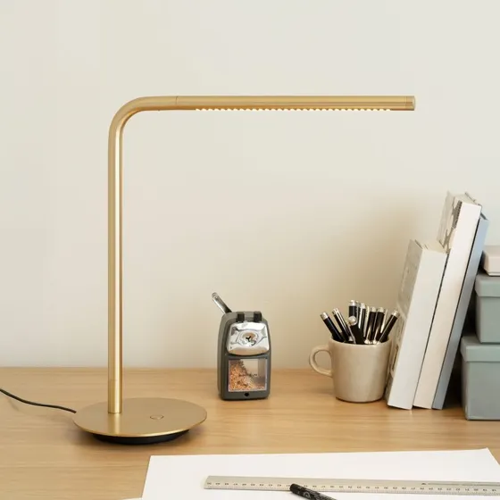 UMAGE Omni LED Tafellamp - Messing - Draaibaar
