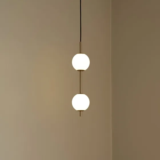 UMAGE Audrey LED hanglamp, messing, 2-lampig, Ø 12 cm