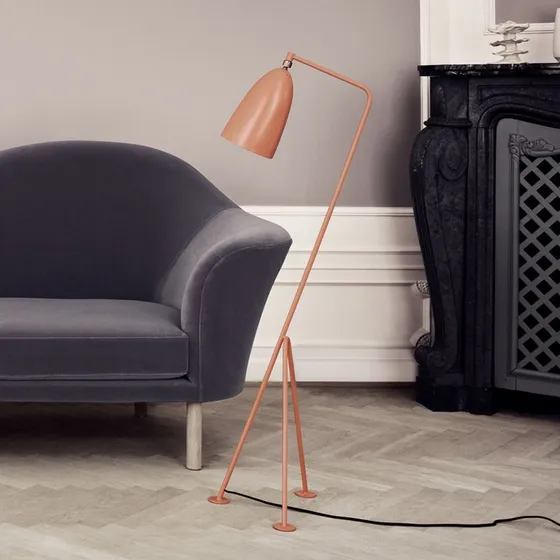 Gubi Gräshoppa vloerlamp - Vintage Rood