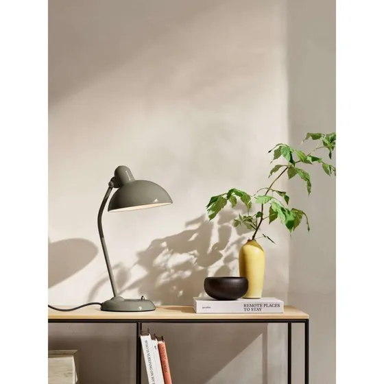 Fritz Hansen Kaiser Idell 6556-T Tafellamp - Olijfgroen
