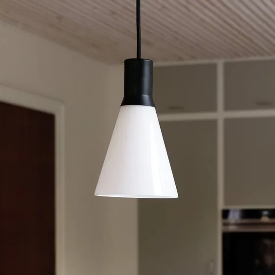 Dyberg Larsen Gent Hanglamp - Mat Zwart & Opaalglas