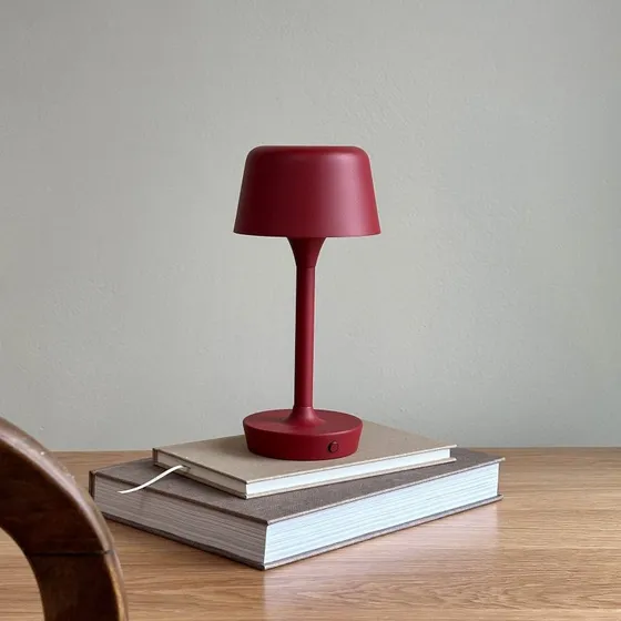Dyberg Larsen FLOW LED Tafellamp - Donkerrood - Oplaadbaar