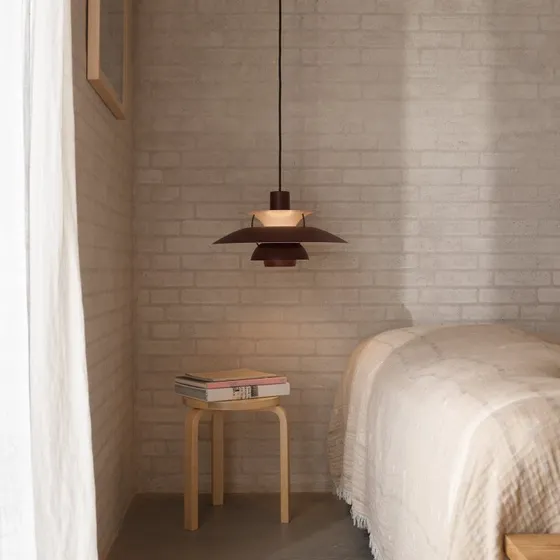 Louis Poulsen PH 5 Hanglamp Monochrome Burgundy