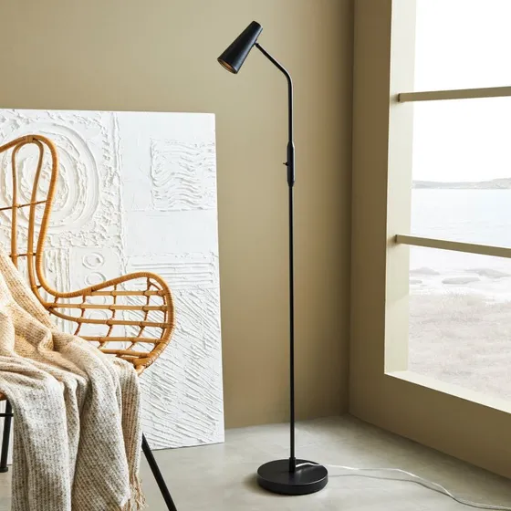 Markslöjd Crest Vloerlamp Zwart - Verstelbare Kap