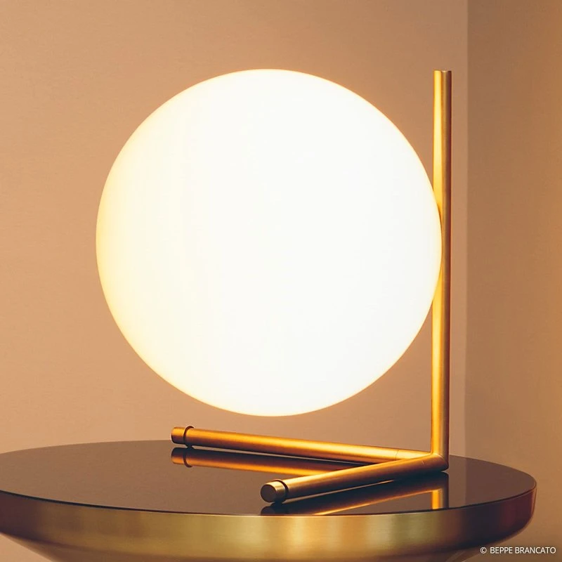 Flos IC T2 Tafellamp - Geborsteld Messing & Opaal
