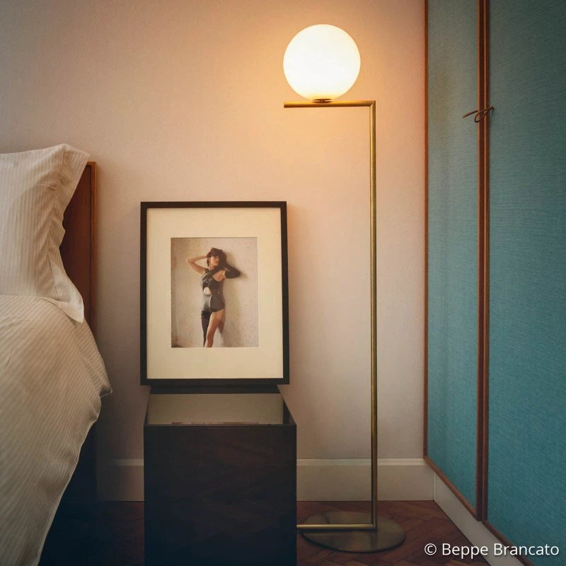 Flos IC F1 Vloerlamp - Geborsteld Messing & Opaal