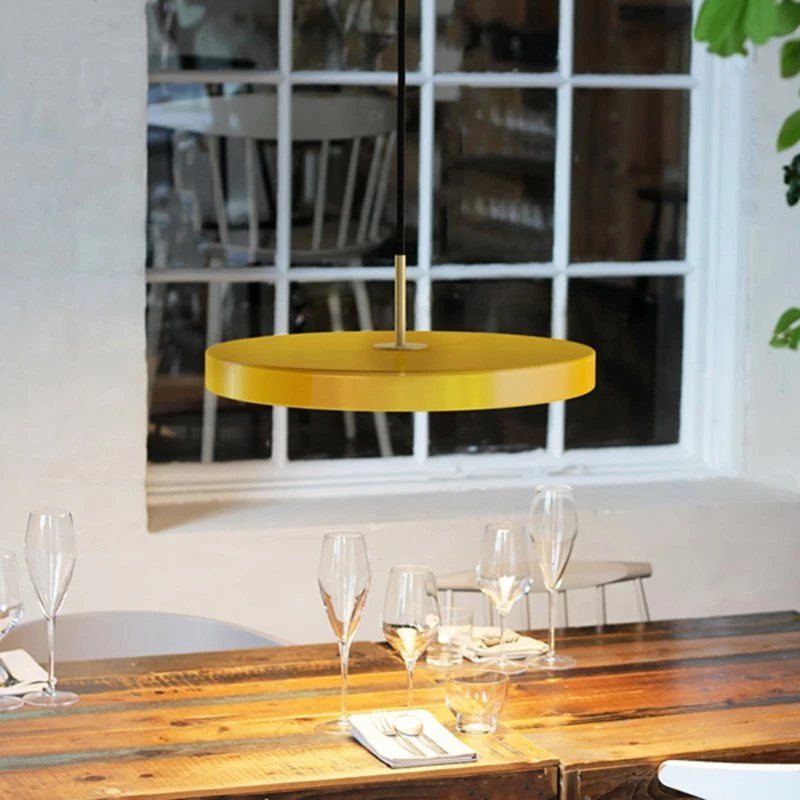 UMAGE Asteria Mini LED hanglamp - Saffraangeel/Messing - Ø 31 cm