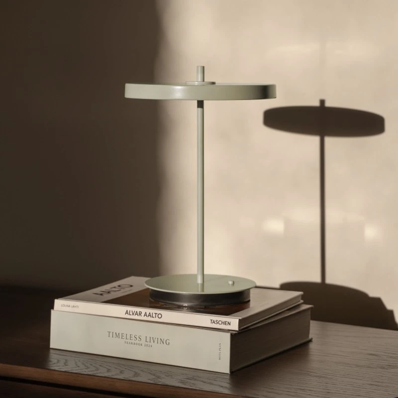 UMAGE Asteria Move LED tafellamp - Olijfgroen - 31cm