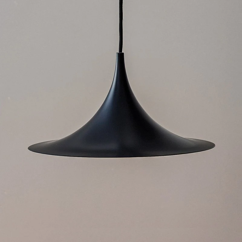 Gubi Semi Hanglamp Ø30 cm - Matzwart