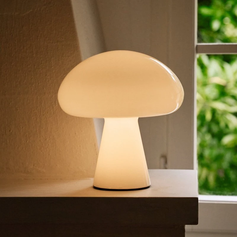 Gubi Obello LED tafellamp - Parelwit - Mondgeblazen Glas