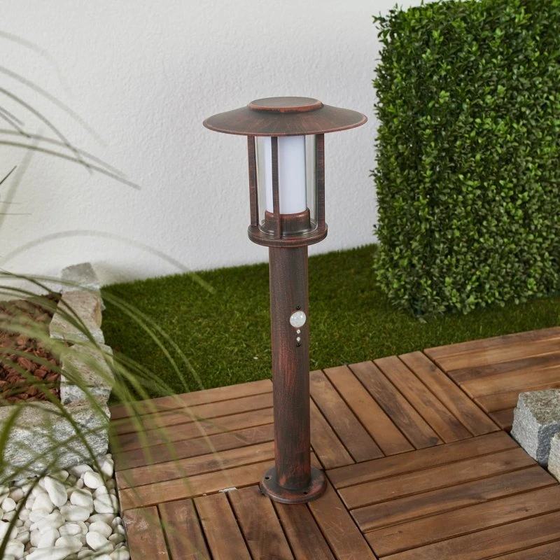 Lindby Pavlos LED sokkellamp met sensor, 55 cm, roestkleur