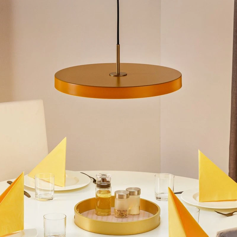 UMAGE Asteria Medium LED hanglamp - Saffraangeel/Messing - Ø 43 cm
