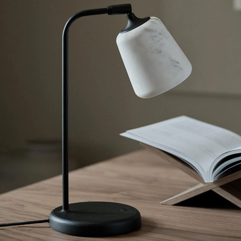 New Works Material New Edition Tafellamp - Marmer & Zwart