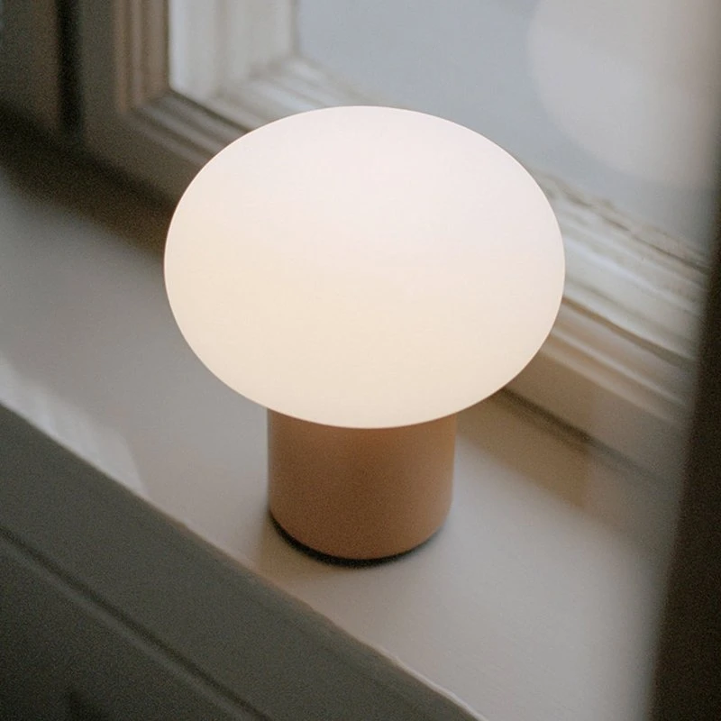 New Works Karl-Johan Portable Tafellamp IP65 - Okergeel