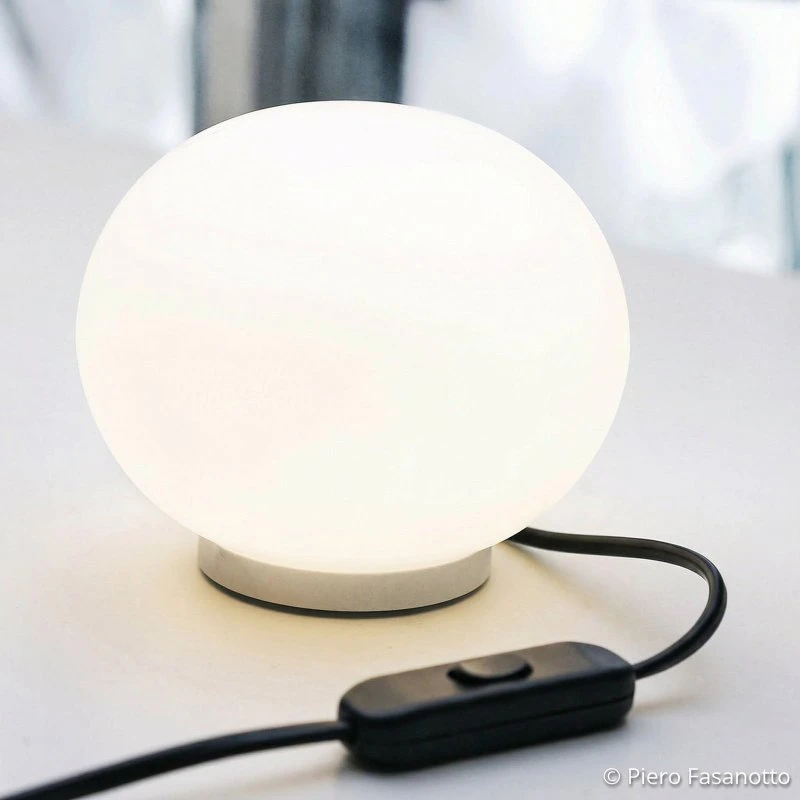 Flos Glo-Ball Basic Zero Tafellamp - Wit Opallenglas - Dimbaar
