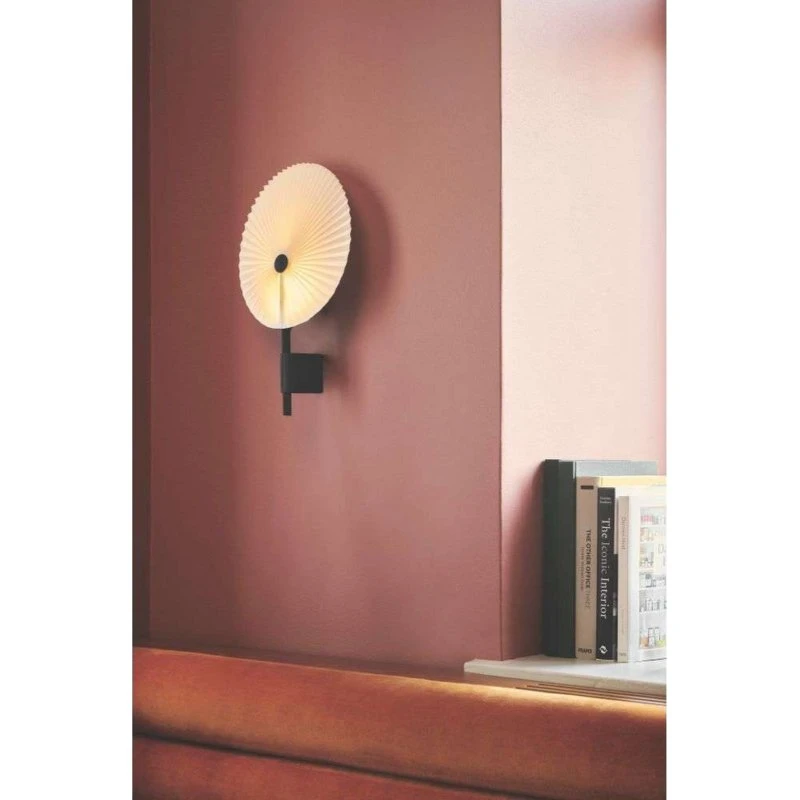 GEJST Liris Wandlamp Zwart - Dimbare Design Wandlamp