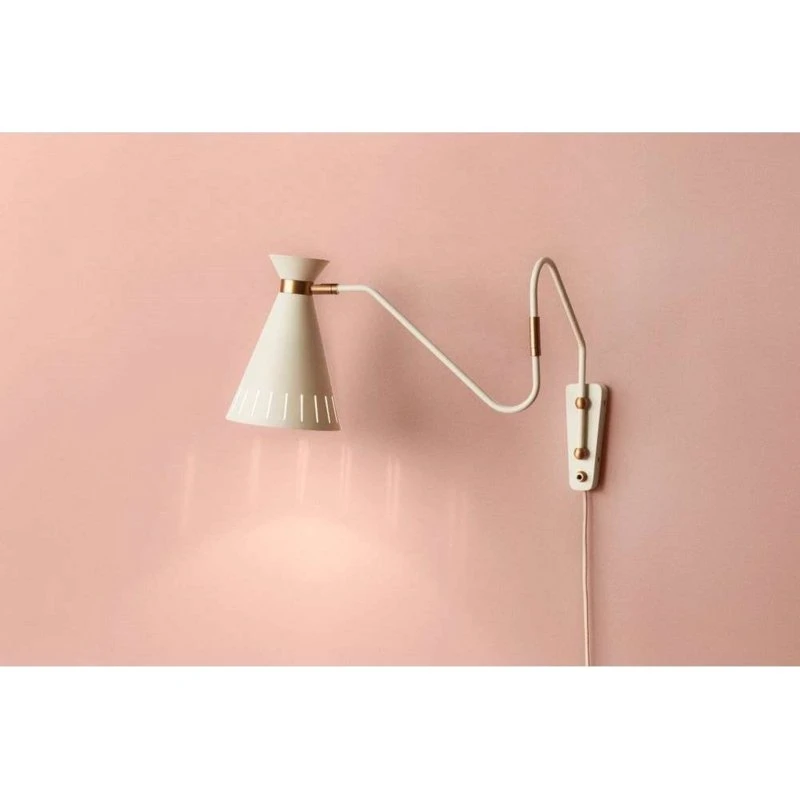Warm Nordic Cone wandlamp - Warmwit - Messing details