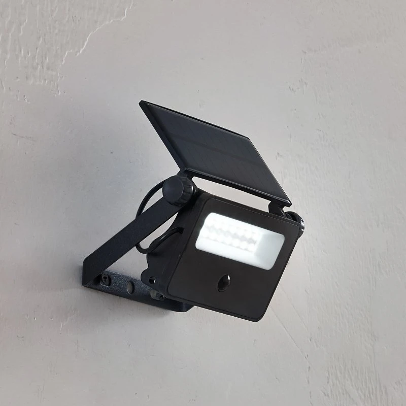 Lindby Rikard LED-zonne-wandlamp - Zwart - Terras & Balkon