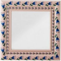 Bloomingville Badia Wandspiegel 30x30 cm roze met blauwe bloemdetails