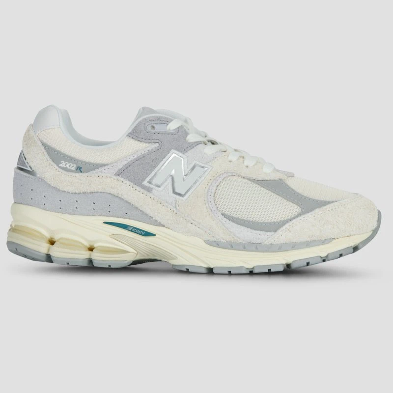 New Balance M2002R Sneakers Ecru/Grijs